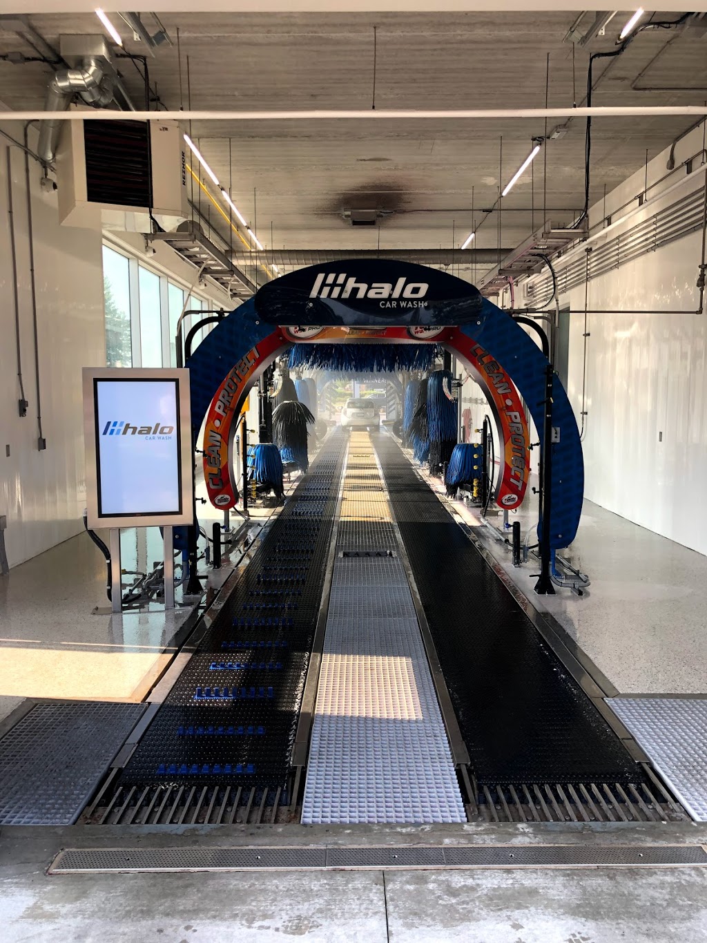 Halo Car Wash | 1010 Ontario St, Stratford, ON N5A 6Z3, Canada