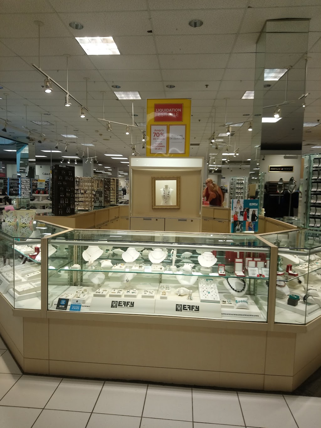 Hudsons Bay | 2151 Boulevard Lapinière, Brossard, QC J4W 2T5, Canada | Phone: (450) 466-3220