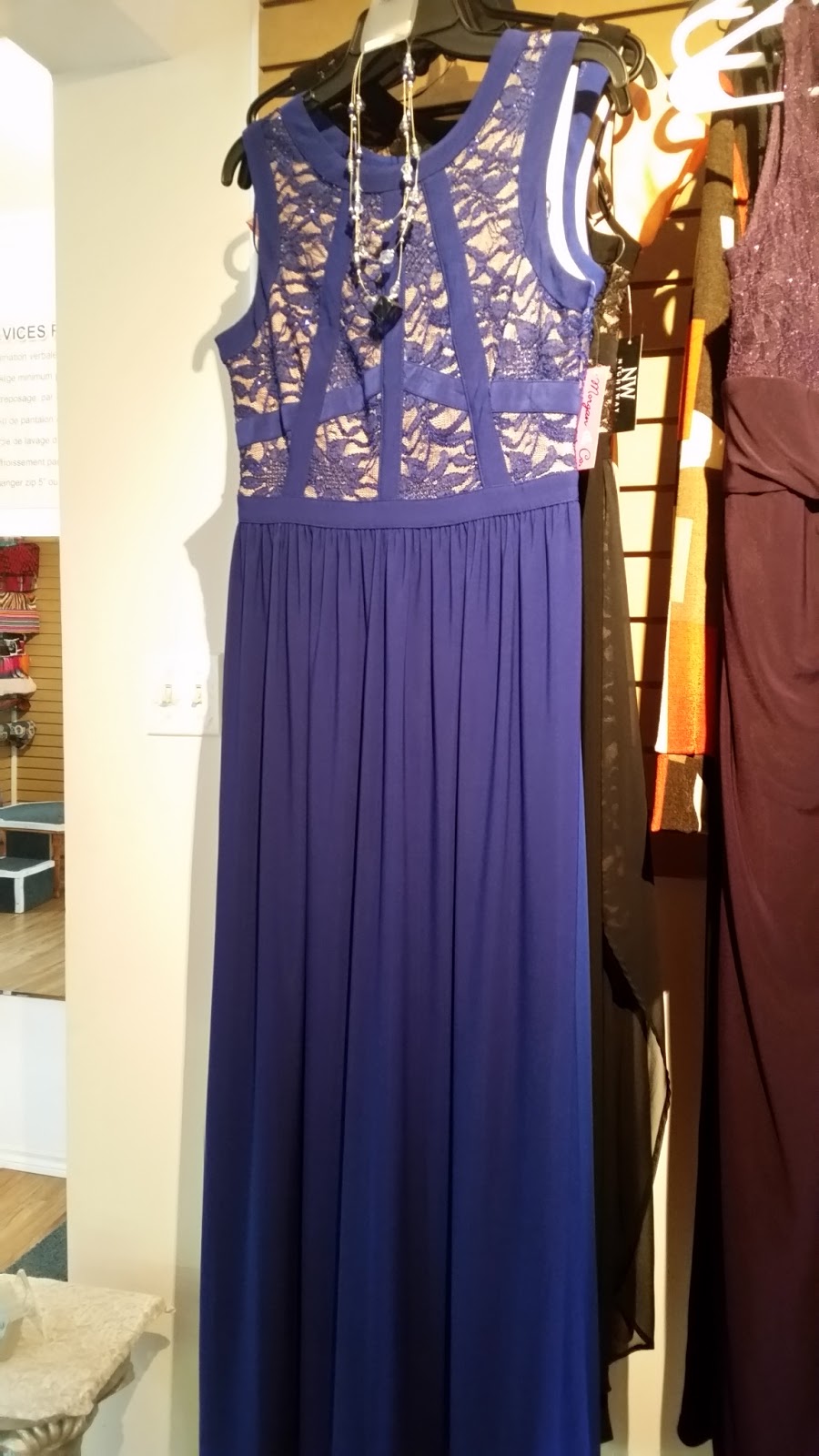 Couture Reina | 422 Bd du Séminaire N, Saint-Jean-sur-Richelieu, QC J3B 5L3, Canada | Phone: (438) 793-0373