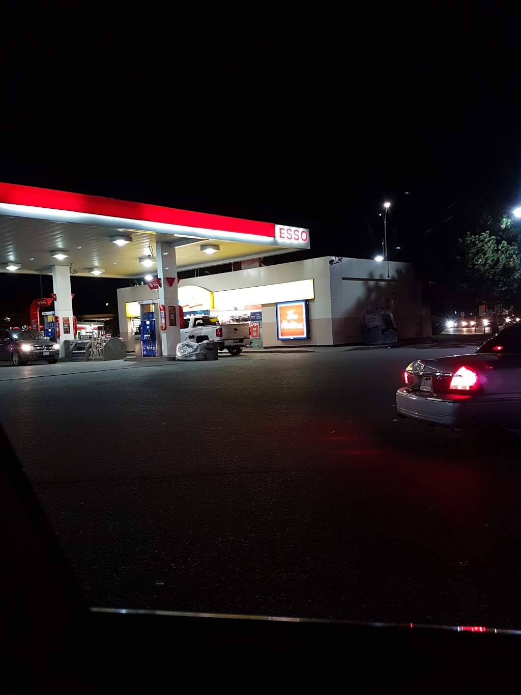 ESSO CIRCLE K | 6998 Rexwood Rd, Mississauga, ON L4T 4E6, Canada | Phone: (905) 677-2595