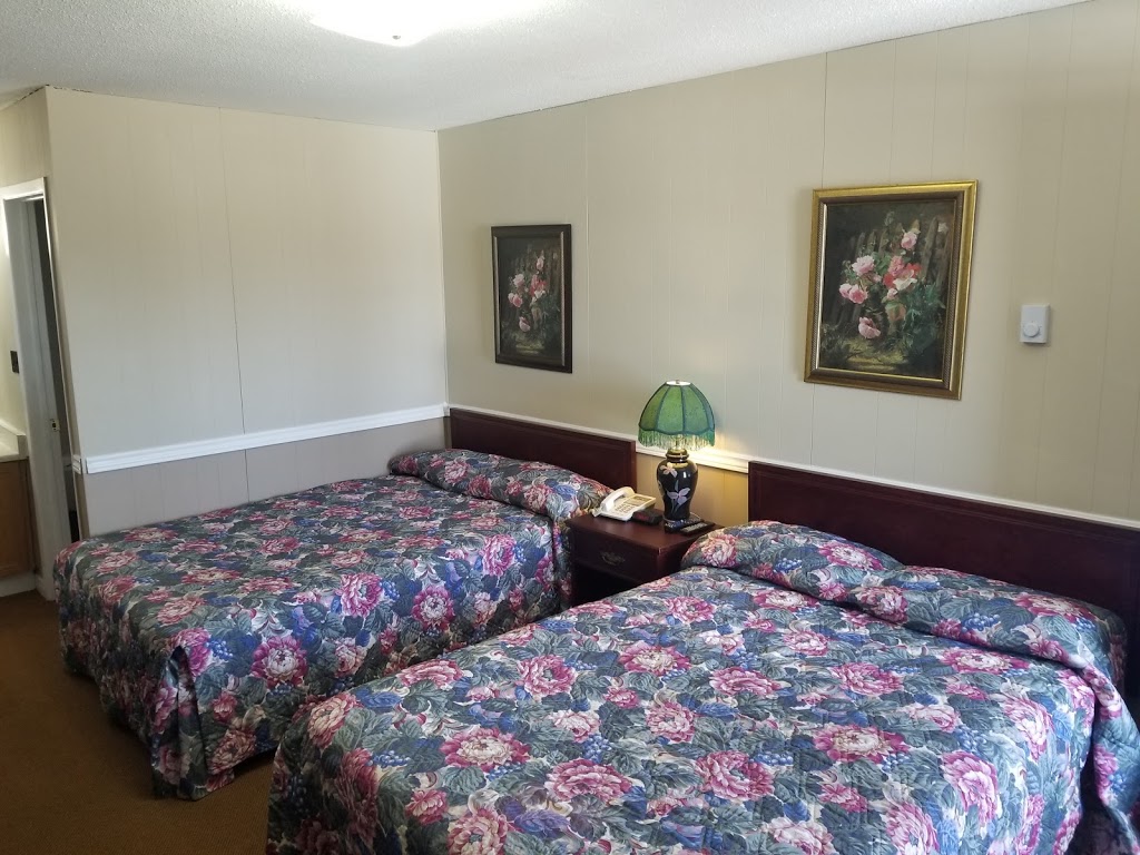 Twin Oaks Motel | 3511 Concession Road #4 From :401 E -Exit #436 , 401 W- Exit #440, Orono, ON L0B 1M0, Canada | Phone: (905) 983-5856