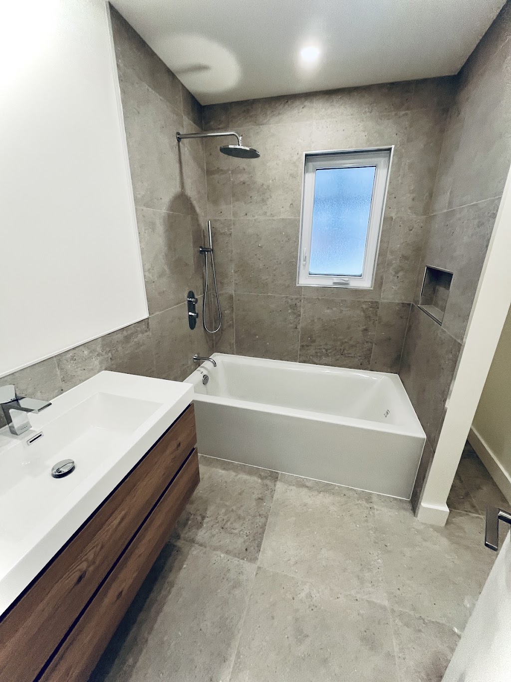 Apex Reno Inc. | 142 Av. dIvanhoe Crescent, Pointe-Claire, QC H9R 3Z8, Canada | Phone: (514) 886-0220