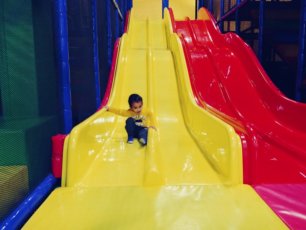 Luv 2 Play Richmond Hill | 9325 Yonge St, Richmond Hill, ON L4C 1V4, Canada | Phone: (905) 884-1515