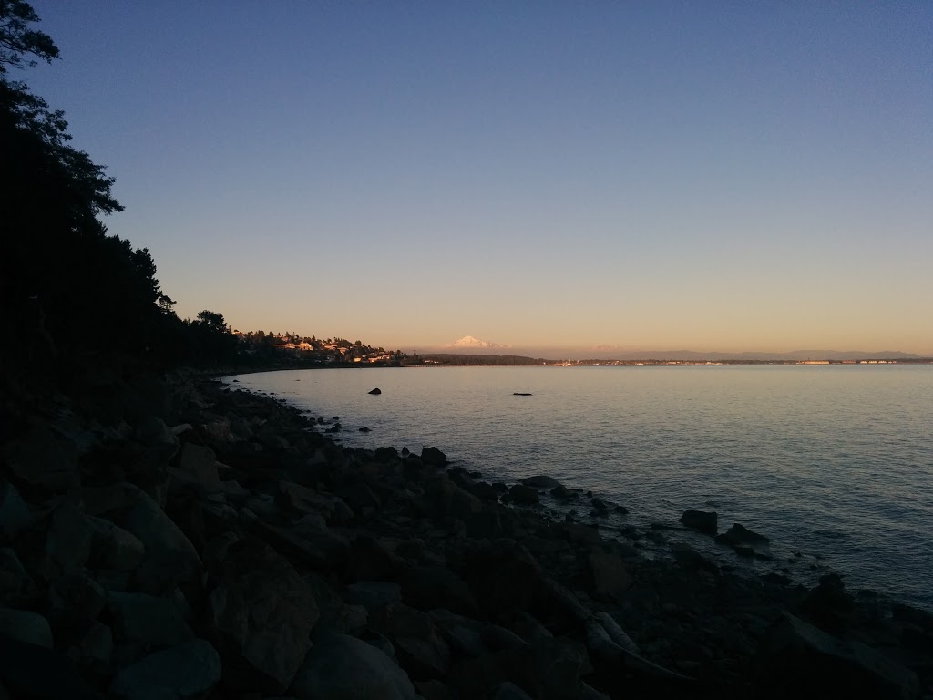 Coldicutt Park | 14064 Marine Dr, White Rock, BC V4B 1A6, Canada | Phone: (604) 541-2181