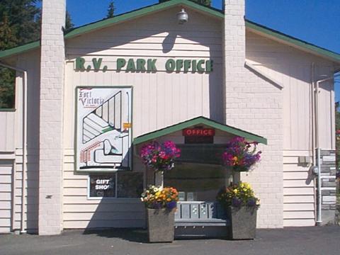 Fort Victoria RV Park | 129 Burnett Rd, Victoria, BC V9B 4P6, Canada | Phone: (250) 479-8112