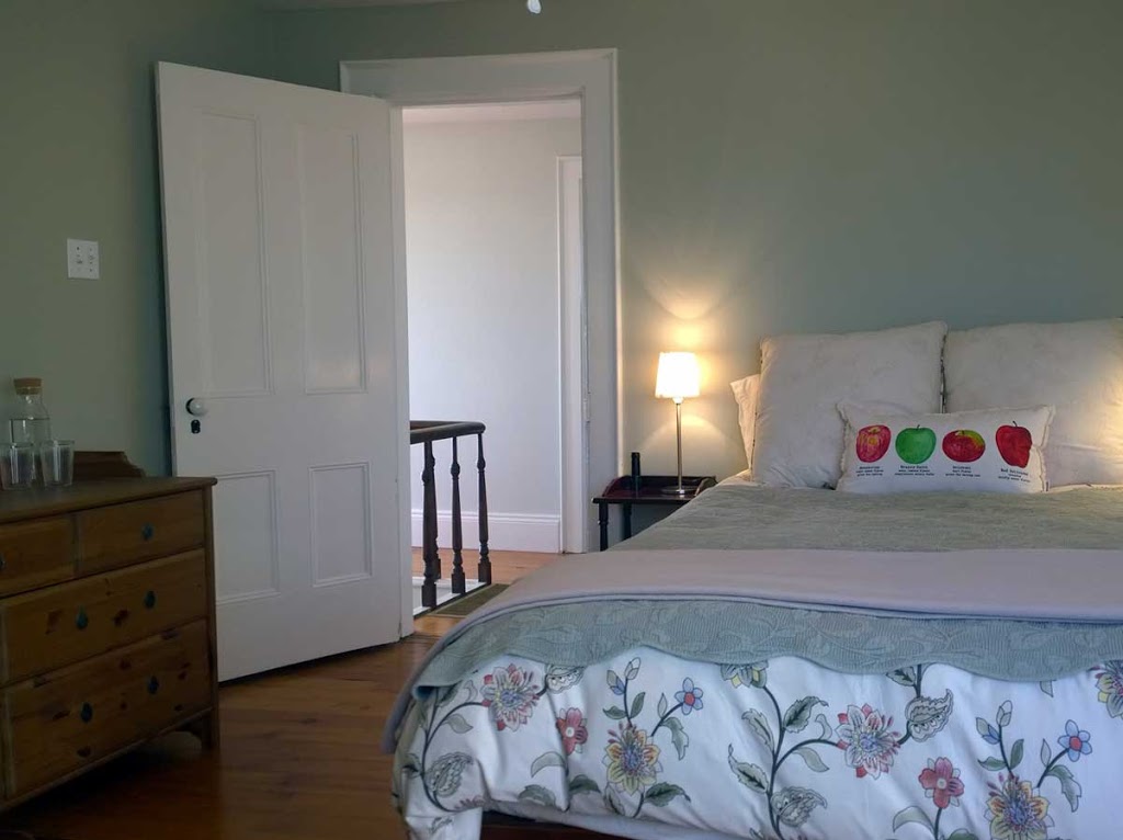 Baileys Run Bed & Breakfast | 2125 County Rd 7, Picton, ON K0K, Canada | Phone: (705) 792-9383