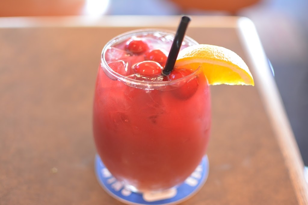 Bellevilles Watering Hole & Diner | 427 Belleville St, Victoria, BC V8V 4W9, Canada | Phone: (250) 388-0889
