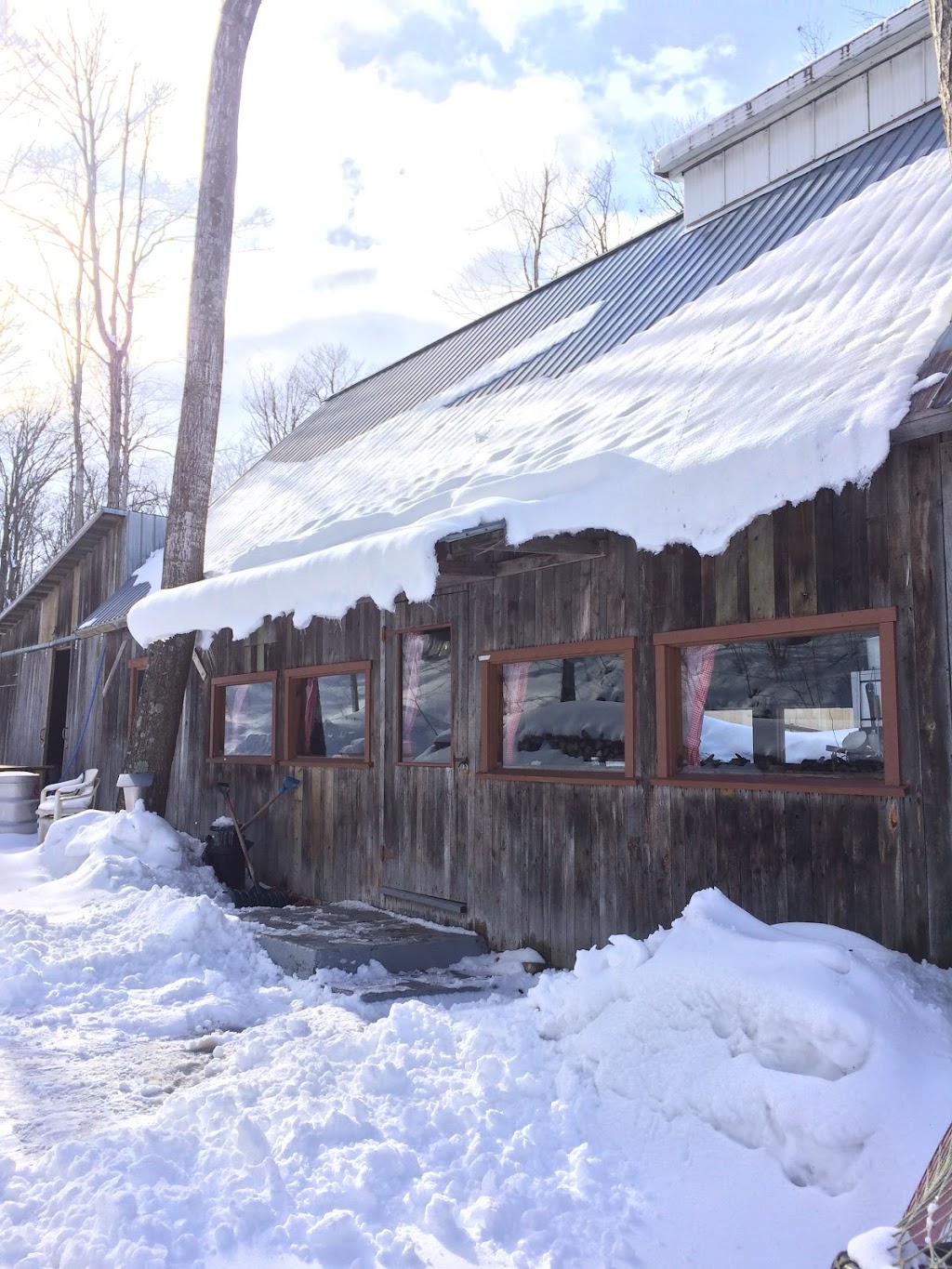 Lacerancolie sucrerie familiale | 31 Rang Saint-Hippolyte, Oka, QC J0N 1E0, Canada | Phone: (514) 917-6487