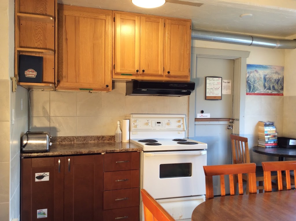 Southside Lodge | 2102 Lake Placid Rd, Whistler, BC V0N 1B2, Canada | Phone: (604) 932-3644