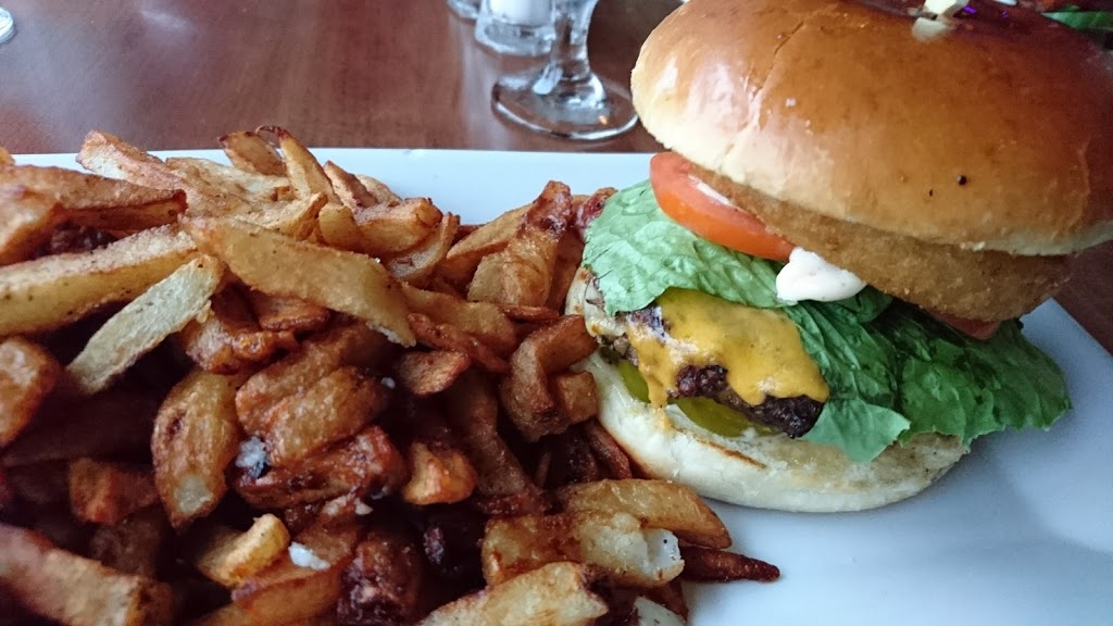 Restaurant Marius | 1737 Avenue Bourgogne, Chambly, QC J3L 1Y8, Canada | Phone: (450) 658-6092
