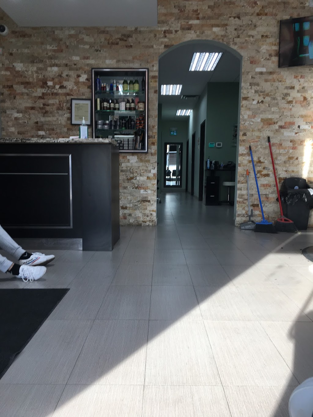 Kreative Kuts | 10 Dewside Dr a14, Brampton, ON L6R 3C2, Canada | Phone: (905) 790-8000