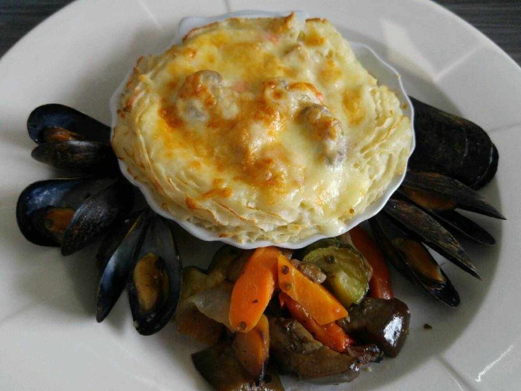 Le Salvatore | 1376 Avenue Bourgogne, Chambly, QC J3L 1L3, Canada | Phone: (450) 403-4473