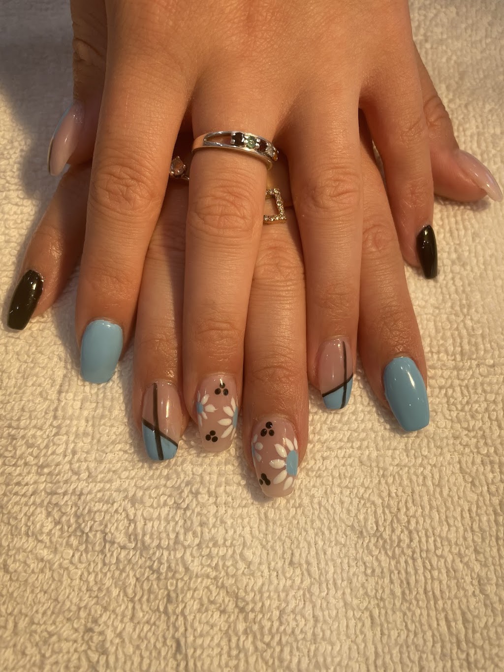 Pretty Nails | 5019 Nova Scotia Trunk 7, Porters Lake, NS B3E 1J3, Canada | Phone: (902) 827-2620