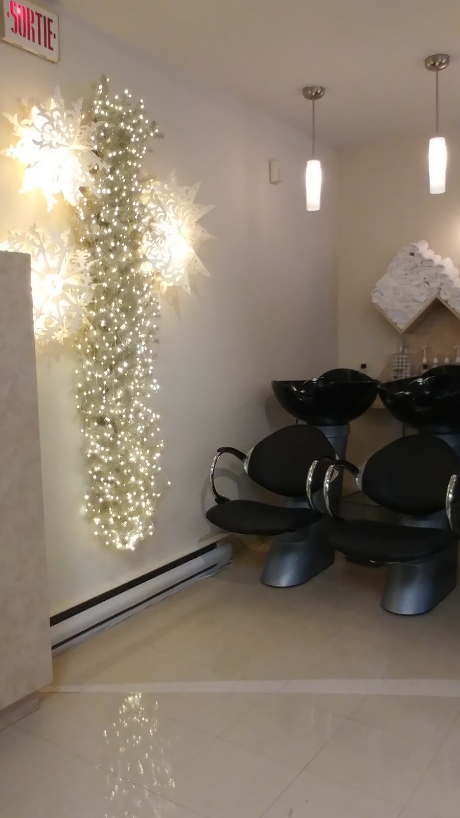 Nouvelle Vague Coiffure et Esthétique | 68 Rue Blainville O, Sainte-Thérèse, QC J7E 1X3, Canada | Phone: (450) 435-9816