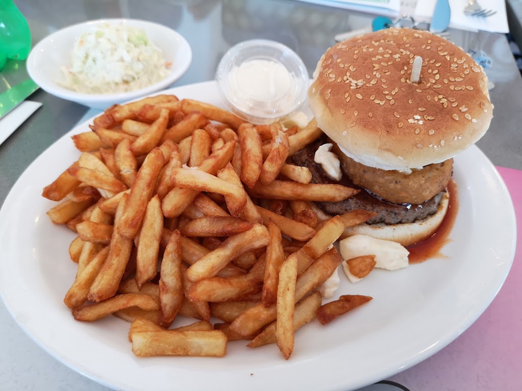 Resto des Basques | 68 QC-132, Trois-Pistoles, QC G0L 4K0, Canada | Phone: (418) 851-2991