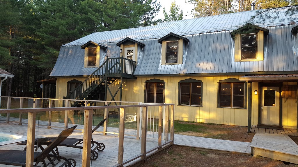 Auberge le Cosy / Tremblant | 4273 Route des Tulipes, La Conception, QC J0T 1M0, Canada | Phone: (819) 686-5289