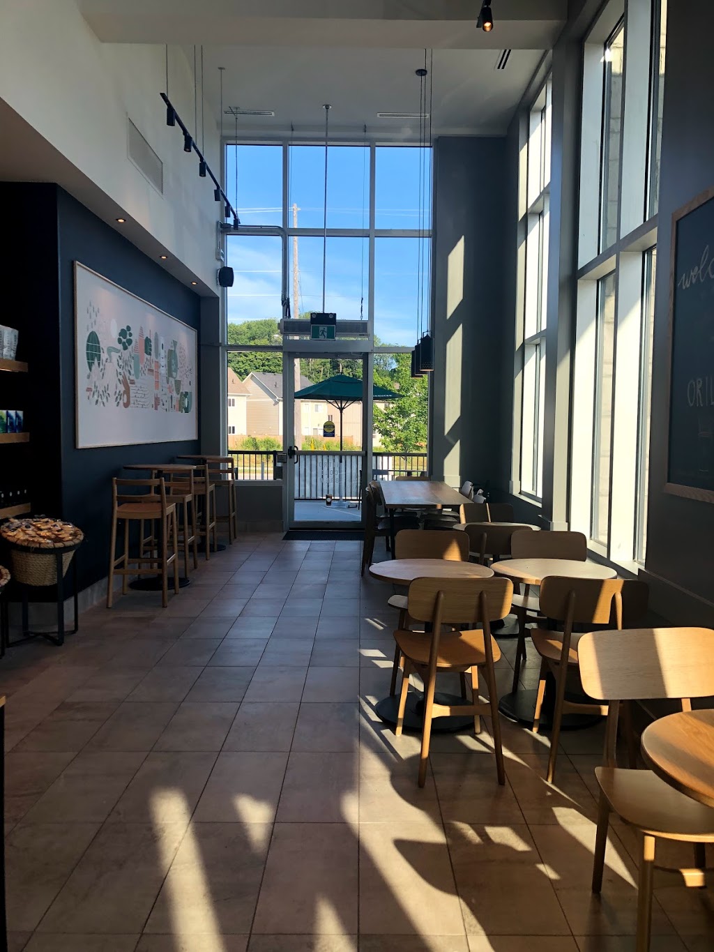Starbucks | 665 University Ave, Orillia, ON L3V 6H2, Canada | Phone: (705) 619-3528