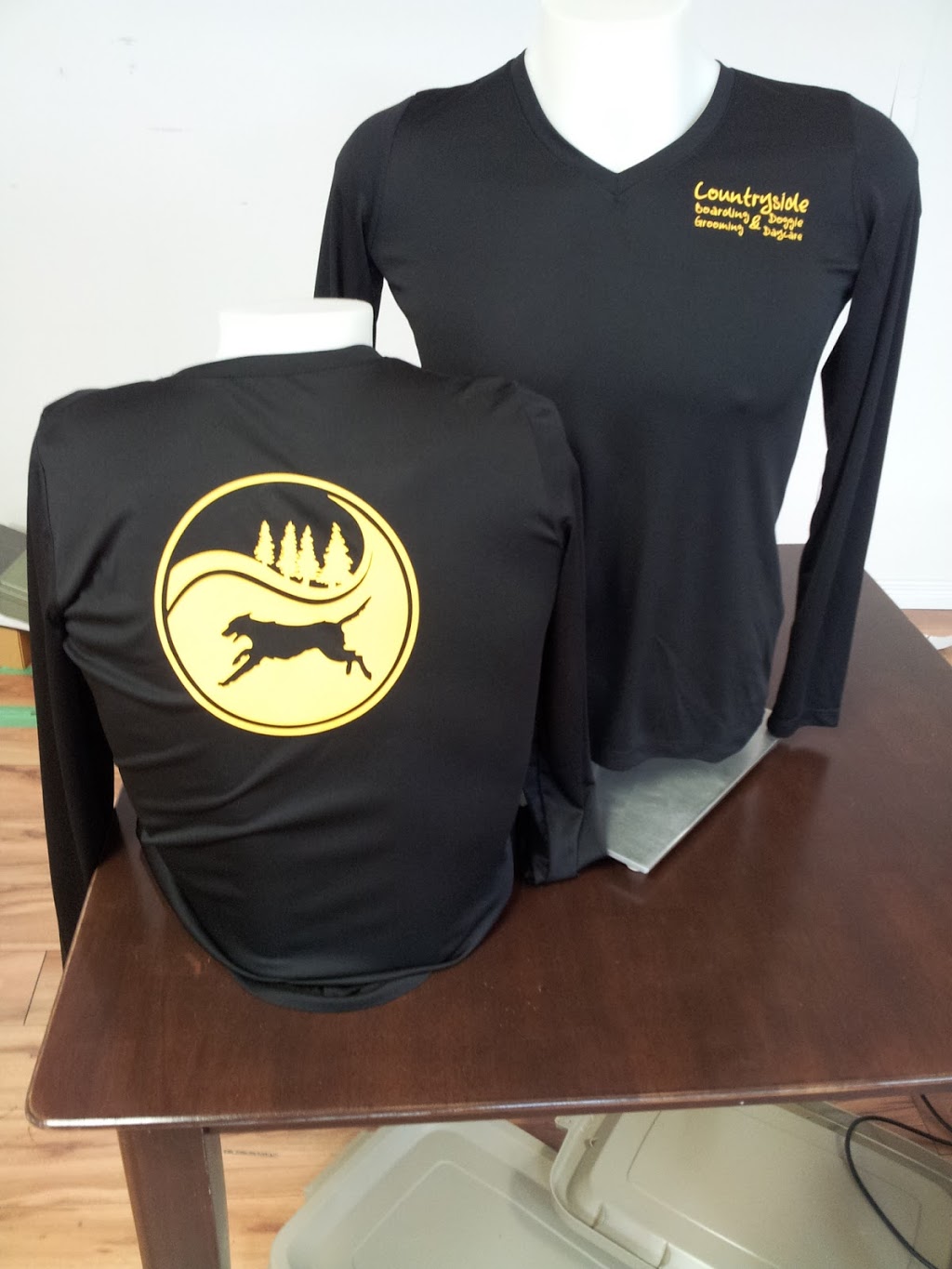 Stitch Graphix Inc | 9 Arnold St, New Hamburg, ON N3A 2C6, Canada | Phone: (519) 662-3386