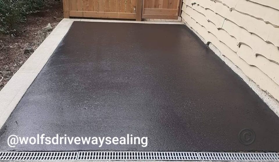 Wolfs Driveway Sealing | 2250 Homelands Dr, Mississauga, ON L5K 1G8, Canada | Phone: (416) 655-4133