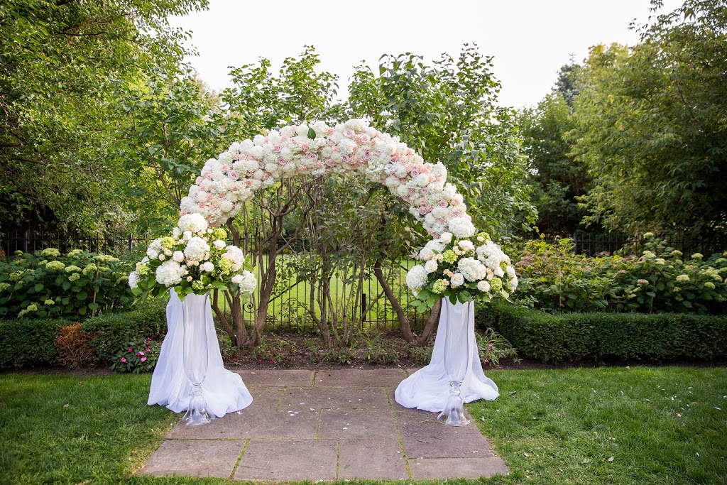 Petals | 9255 Woodbine Ave, Markham, ON L6C 1Y9, Canada | Phone: (905) 887-8080