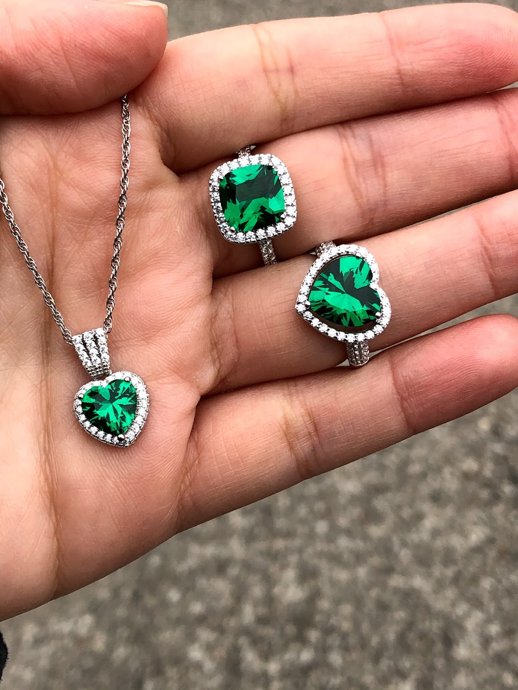 Maymouna Jewelry | 59 Martinglen Crescent, Kitchener, ON N2E 2A3, Canada | Phone: (905) 920-8442