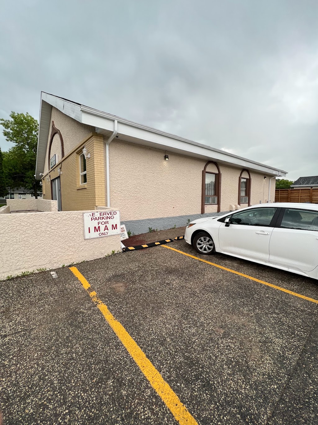 Manitoba Islamic Centre | 247 Hazelwood Ave, Winnipeg, MB R2M 4W1, Canada | Phone: (204) 256-1347