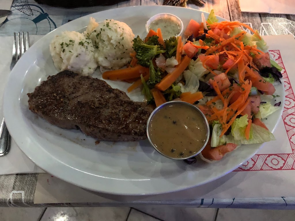 Cantine Ti-Ken | 1717 Chemin du Chenal-du-Moine, Sorel-Tracy, QC J3P 5N3, Canada | Phone: (450) 746-1244