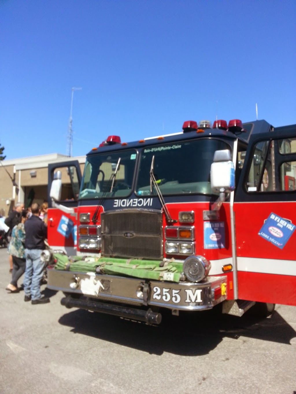 Pointe-Claire Incendie | 401 Boul Saint-Jean, Pointe-Claire, QC H9R 3J2, Canada | Phone: (514) 630-1216
