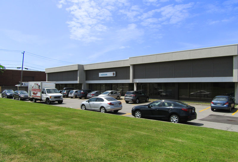 Presse Commerce Distribution | 3339 Rue Griffith, Saint-Laurent, QC H4T 1W5, Canada | Phone: (877) 283-1333