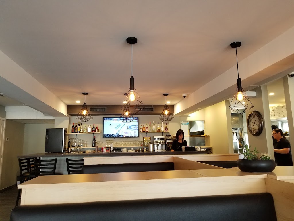 Restaurant Ste-Julie | 1646 Rue Principale, Sainte-Julie, QC J3E 1W7, Canada | Phone: (450) 649-0505