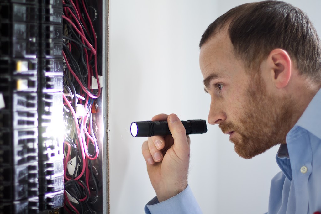 Bloodhound Home Inspectors | 1331 Arm St, Victoria, BC V9A 4G6, Canada | Phone: (250) 893-2070