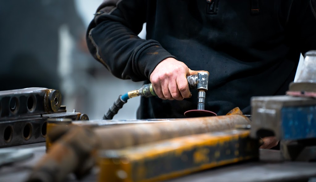 ST Carrosserie | 3900 rue du Parc-industriel, Notre-Dame-du-Mont-Carmel, QC G0X 3J0, Canada | Phone: (819) 373-4154