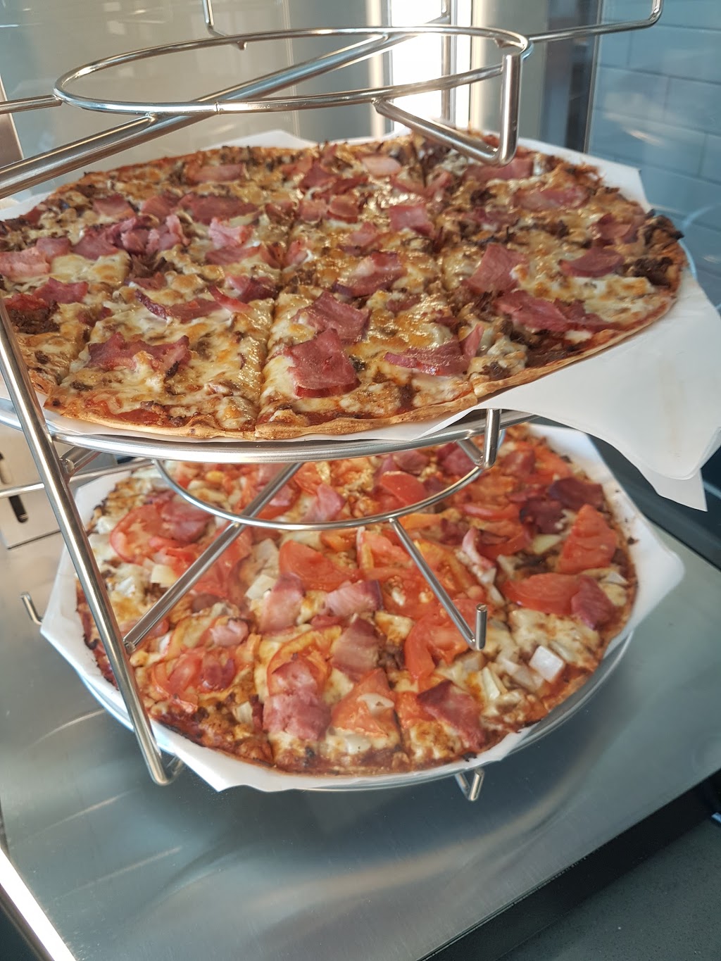 Chicken Delight | Headingley | 4820 Portage Ave, Headingley, MB R4H 1C9, Canada | Phone: (204) 895-8519