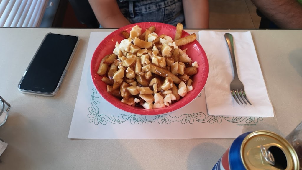 Resto Le Gourmet | 14 Rue Principale E, Saint-Fabien-de-Panet, QC G0R 2J0, Canada | Phone: (418) 249-4186