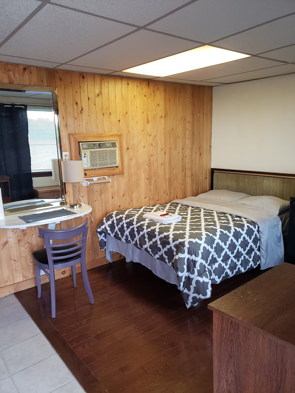 WINDMILL INN | 3972 ON-21, Port Elgin, ON N0H 2C5, Canada | Phone: (519) 368-2020