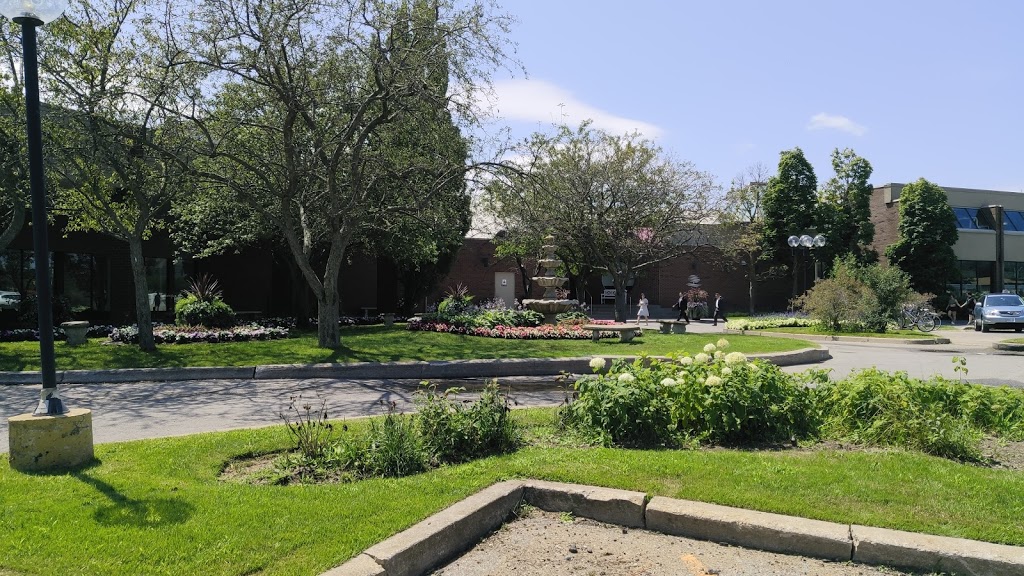 Richmond Hill Country Club | 8905 Bathurst St, Richmond Hill, ON L4C 0H4, Canada | Phone: (905) 731-2800