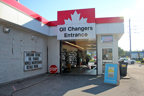Oil Changers | 1602 Dundas St E, Whitby, ON L1N 2K8, Canada | Phone: (905) 721-2585