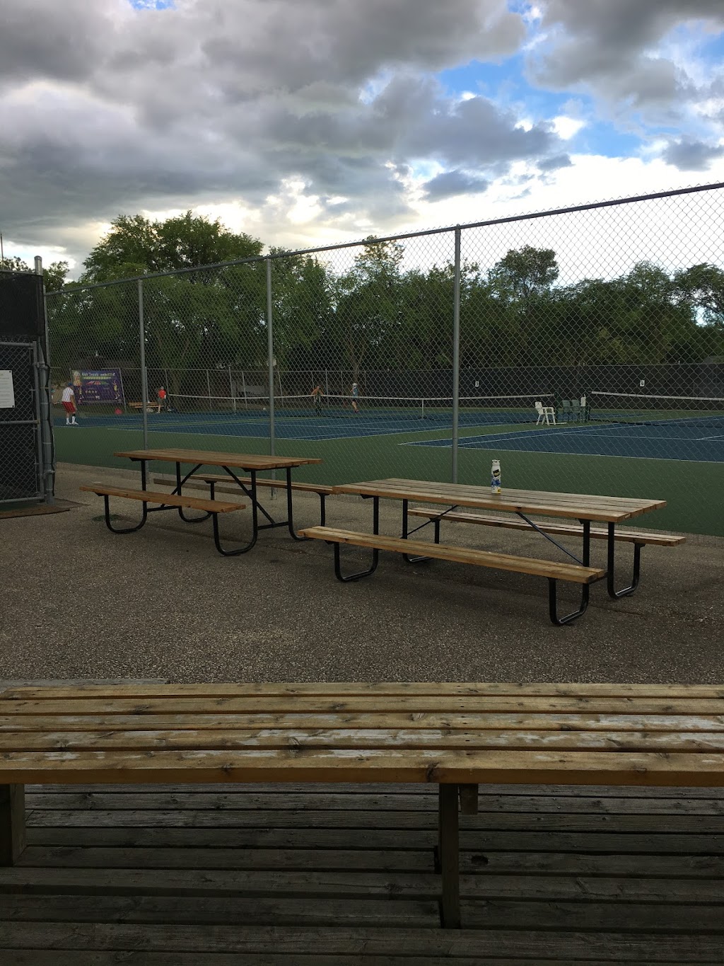 Tuxedo Tennis Club | 370 Southport Blvd, Winnipeg, MB R3P 0S9, Canada | Phone: (204) 837-3766