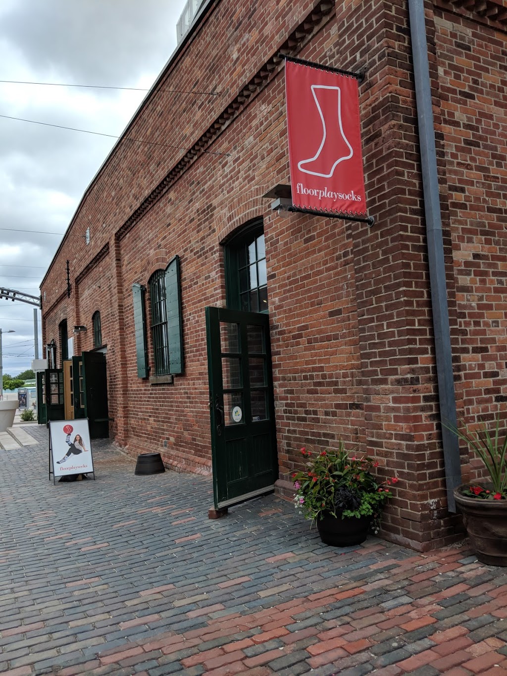 FloorPlay Socks | 45 Tank House Lane, Toronto, ON M5A 3C4, Canada | Phone: (416) 362-7625