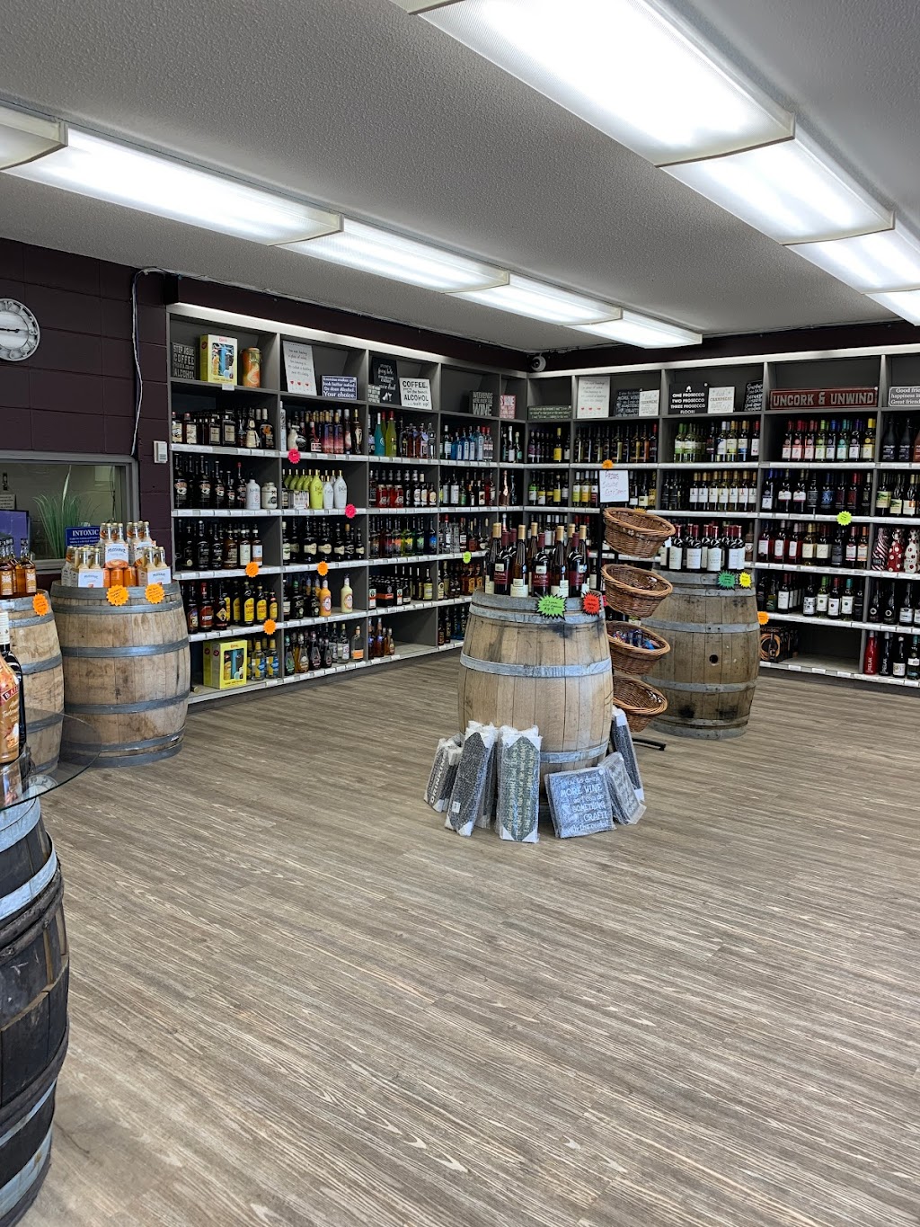 49th St Liquor Store | 5037 49 St, Daysland, AB T0B 1A0, Canada | Phone: (780) 374-3939