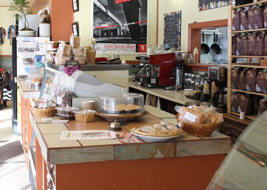 Les Produits Starca Café Bistro | 1395 Rue Saint Joseph, Sainte-Adèle, QC J8B 1G5, Canada | Phone: (450) 745-1700