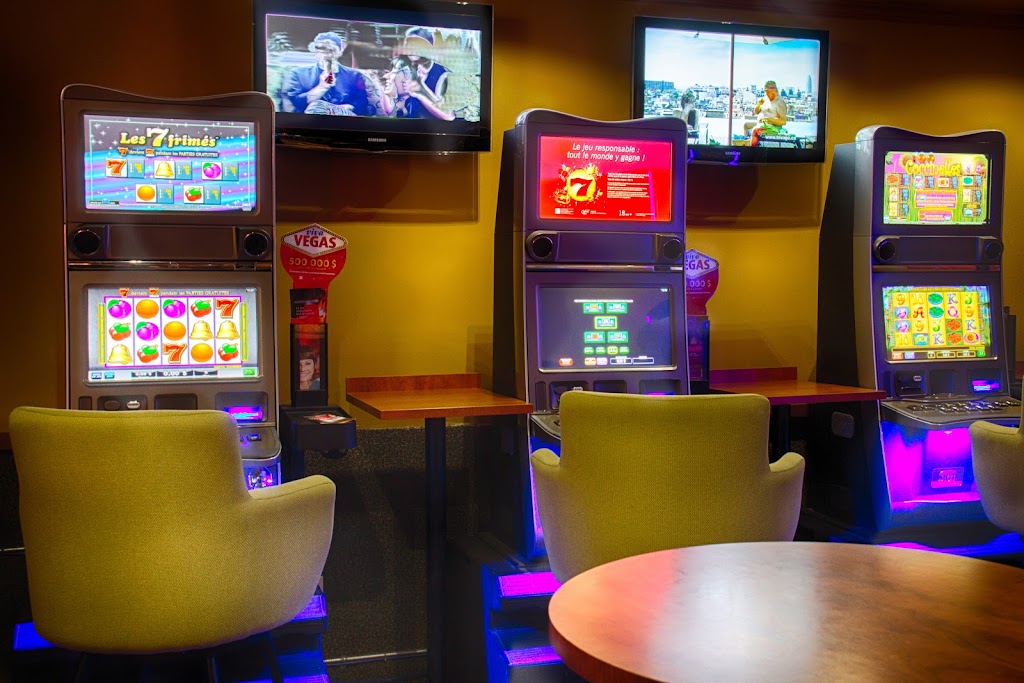 Doolys Neuchâtel | 2425 Bd Bastien, Québec, QC G2B 1B3, Canada | Phone: (418) 845-2333