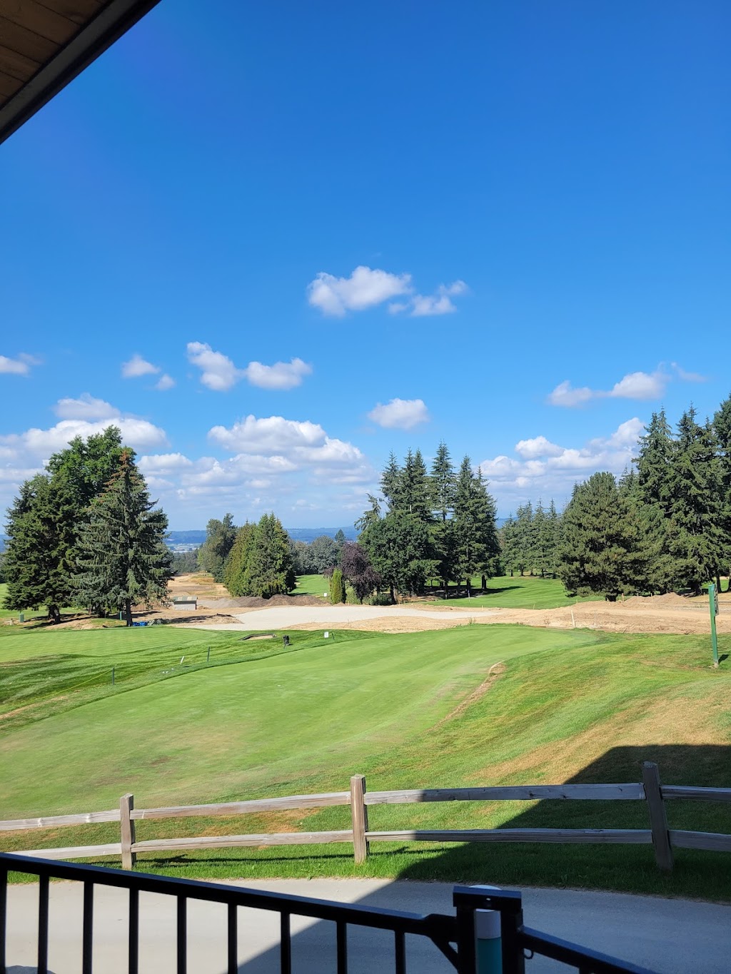 Tavern on the Green | 35997 McKee Rd, Abbotsford, BC V3G 2L6, Canada | Phone: (604) 744-0080