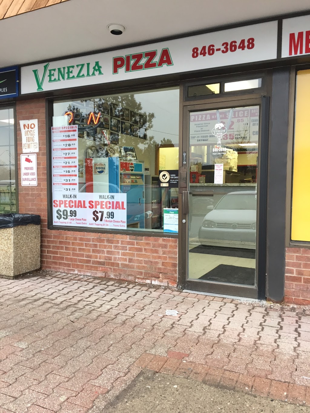 Venezia Pizza heartlake | 230 Sandalwood Pkwy E, Brampton, ON L6Z 1R3, Canada | Phone: (905) 846-3648