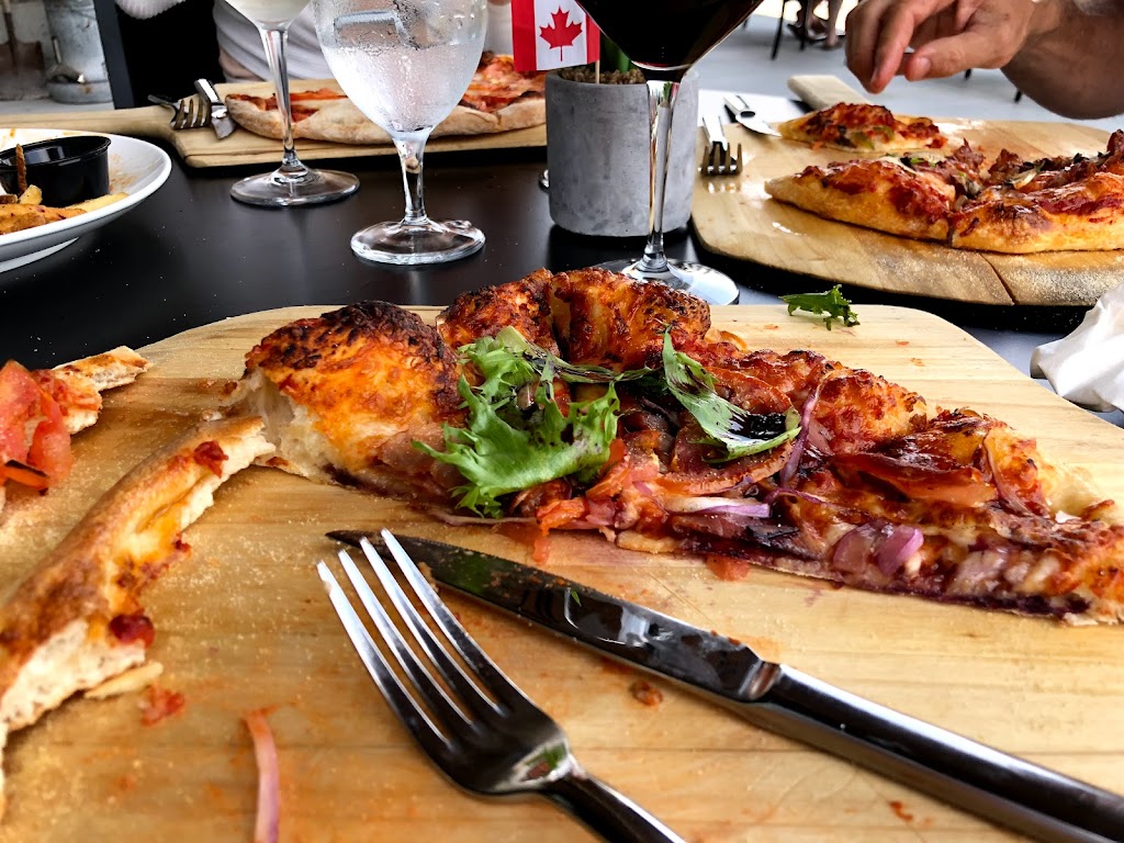 Dark Horse Estate Winery Inc. | 70665 B Line, Grand Bend, ON N0M 1T0, Canada | Phone: (519) 238-5000