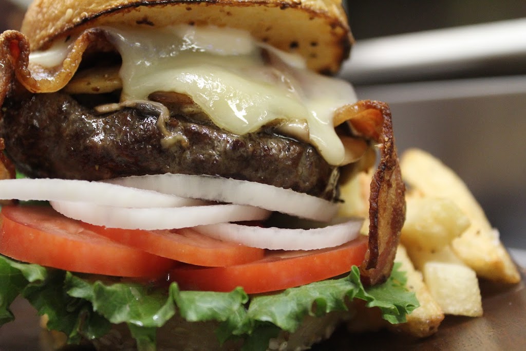 Boondocks Bar and Grill | 9819 Fifth St, Sidney, BC V8L 2X4, Canada | Phone: (250) 656-4088
