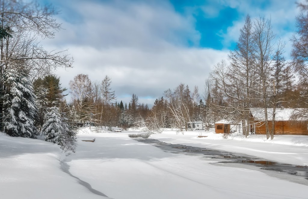 Jax Cottage | 651 Rue des Mélèzes, Saint-Raymond, QC G3L 2G2, Canada | Phone: (819) 817-0566