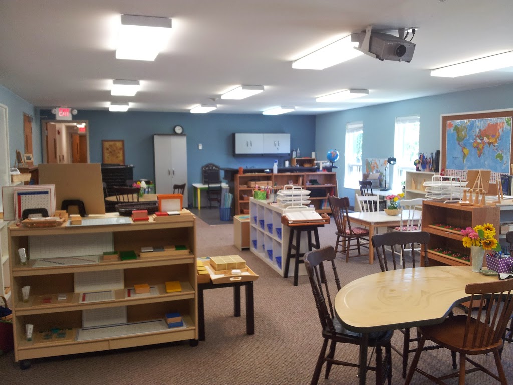 Hummingbird Montessori School | 1152 6th concession north, RR 4 Stayner, ON L0M 1S0, Canada | Phone: (705) 888-1252