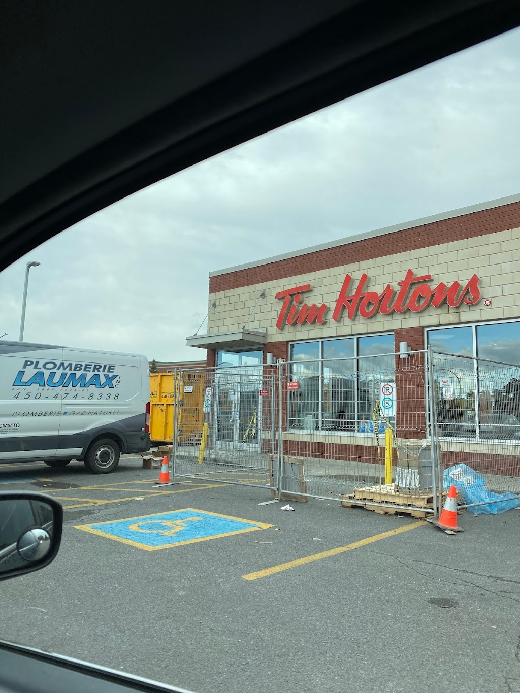 Tim Hortons | 14810 Boul. de Pierrefonds, Pierrefonds-Roxboro, QC H9H 4Y6, Canada | Phone: (514) 696-0421