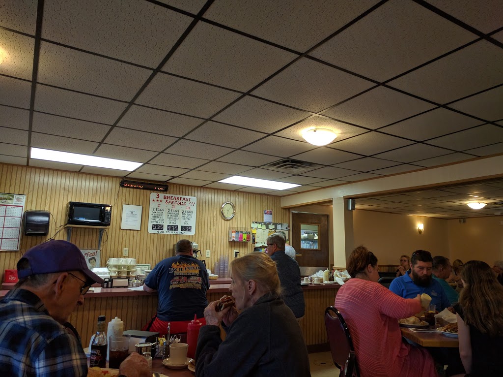 Three Star Family Restaurant | 10770 Main St, North Collins, NY 14111, USA | Phone: (716) 337-3872